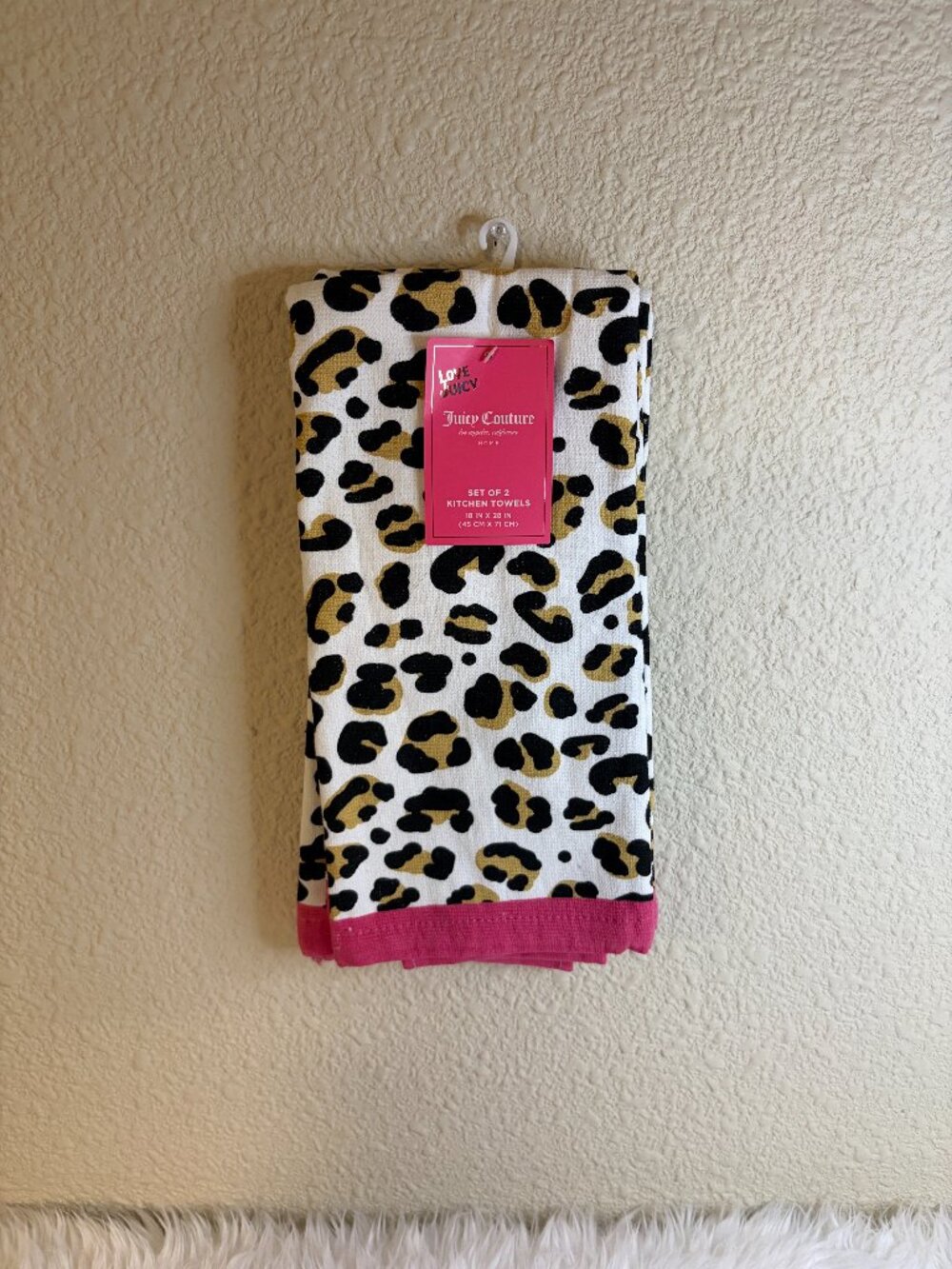 Juicy Couture Leopard Print Kitchen Towels 2PC Set Pink Trim NWT